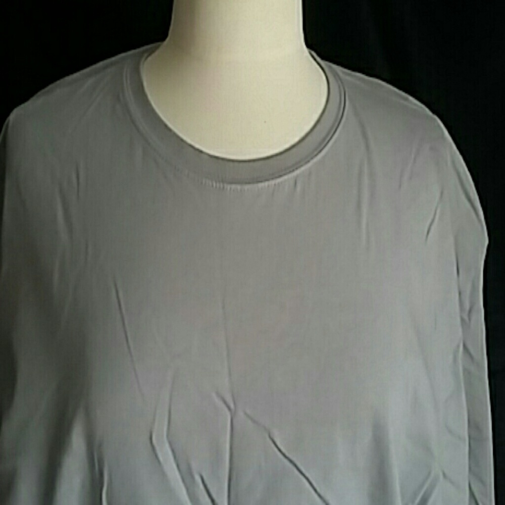 New balance grey t-shirt